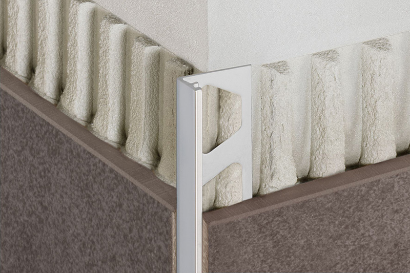 SCHIENE-ACGB 2.5M Profilé décoratif aluminium H. 8 mm